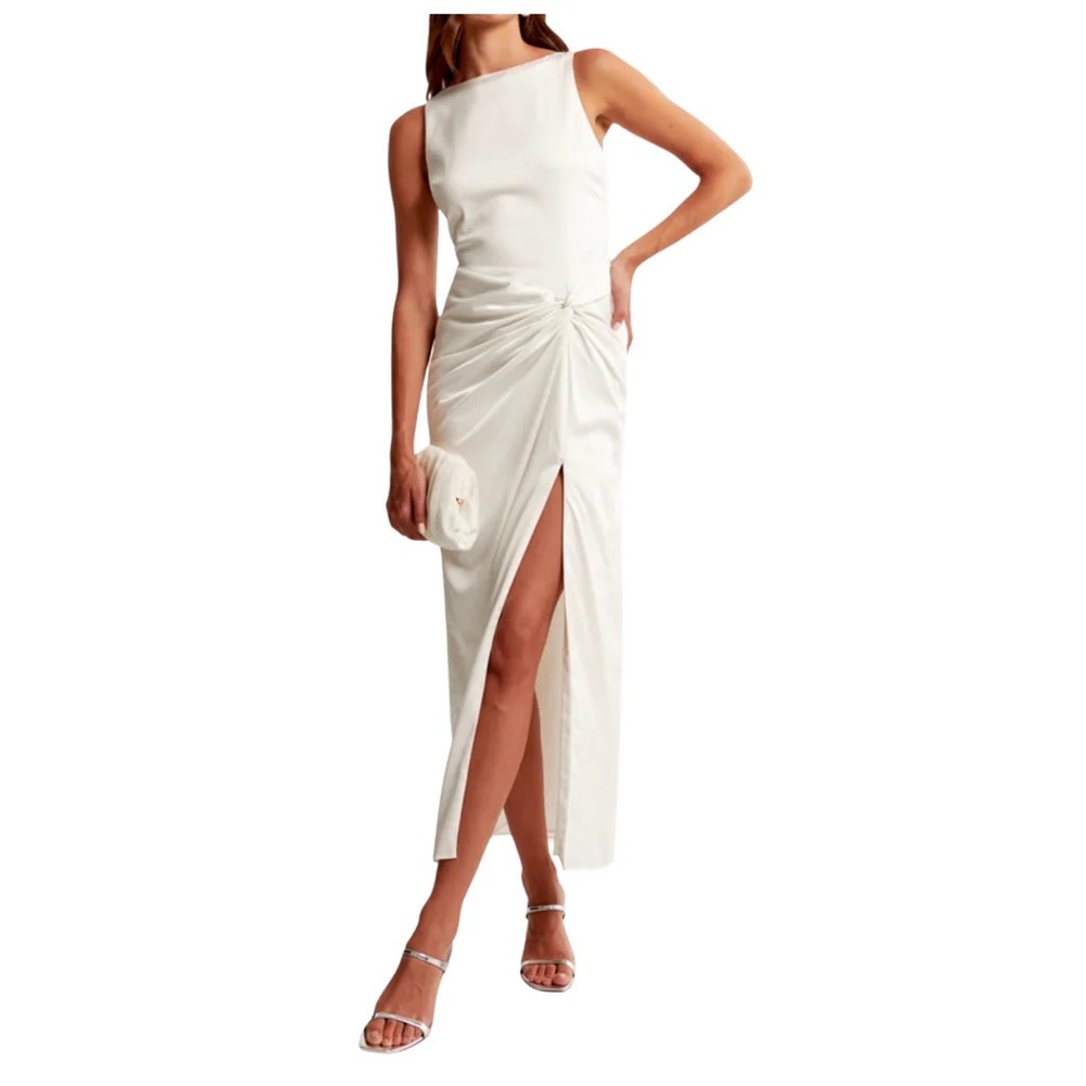 Elegant White Sleeveless Dress